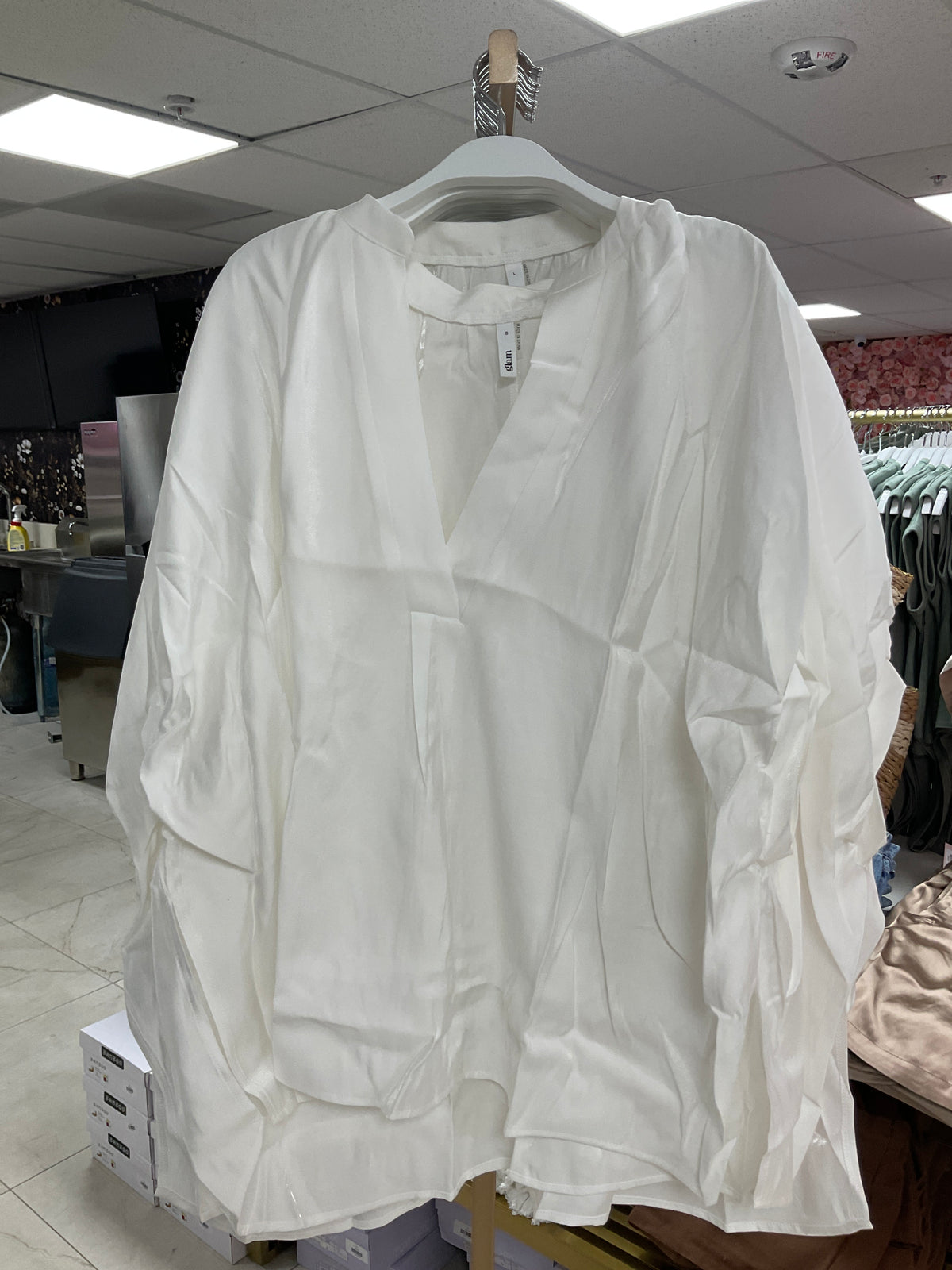 White glam blouse – Lavish 31