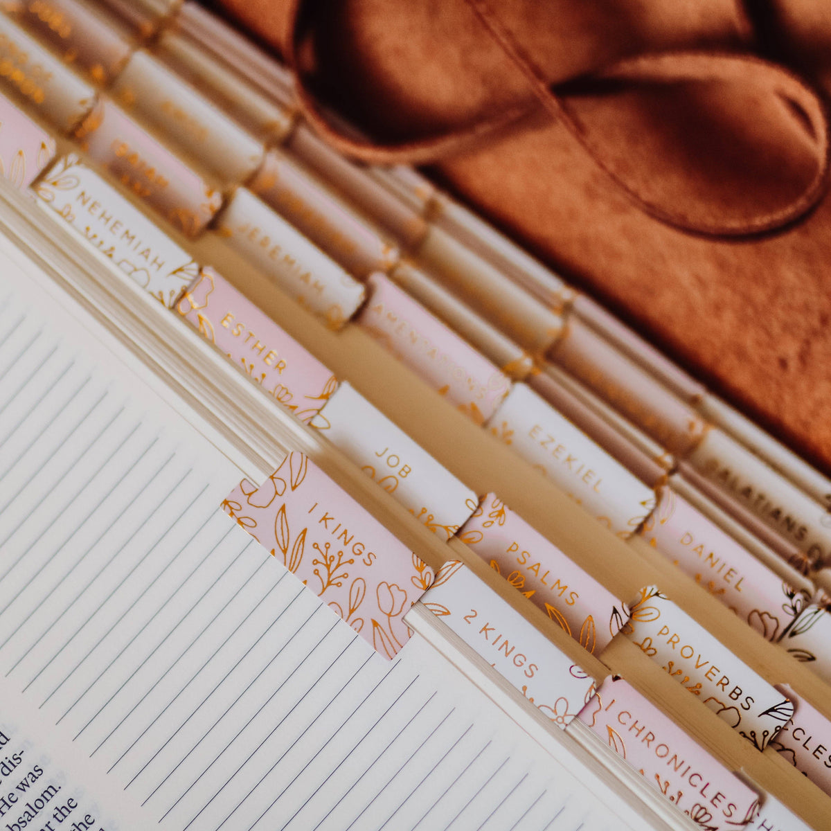 Gold Foil Bible Tabs, Dusty Pink – Lavish 31 (view 5)