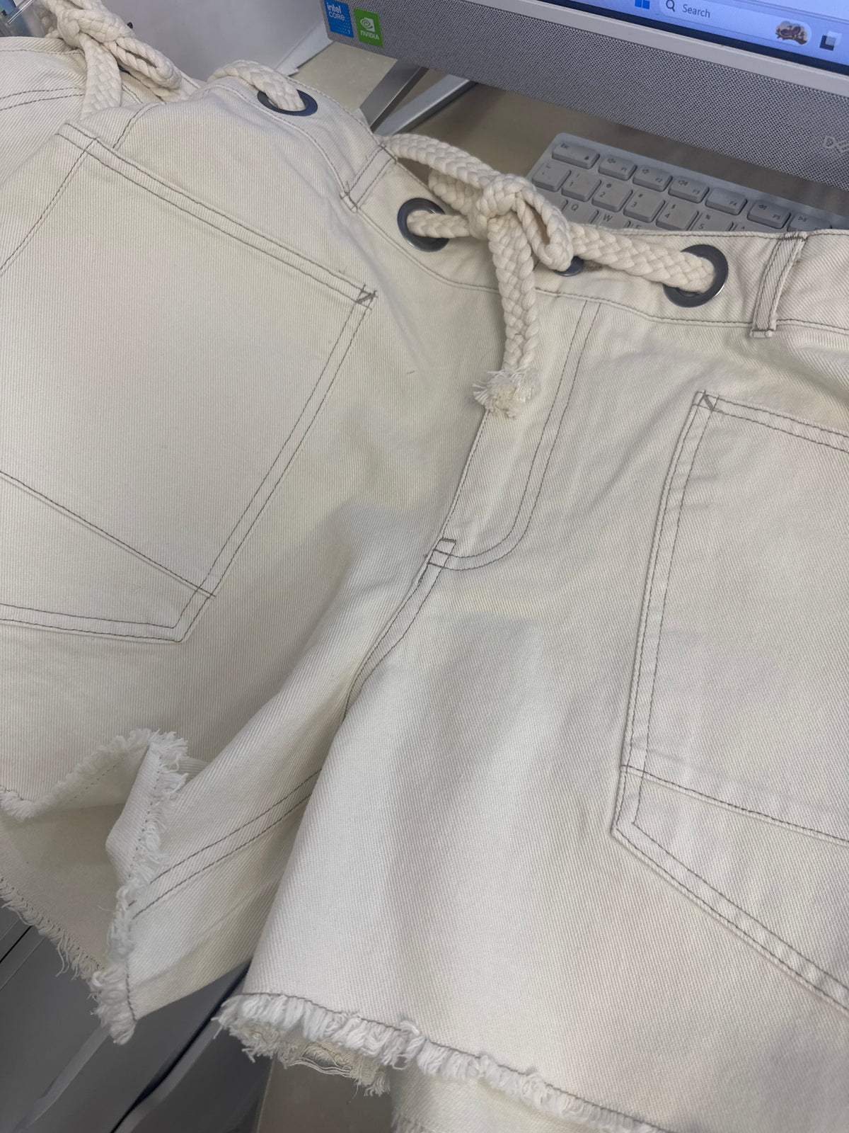 Off white beige shorts – Lavish 31