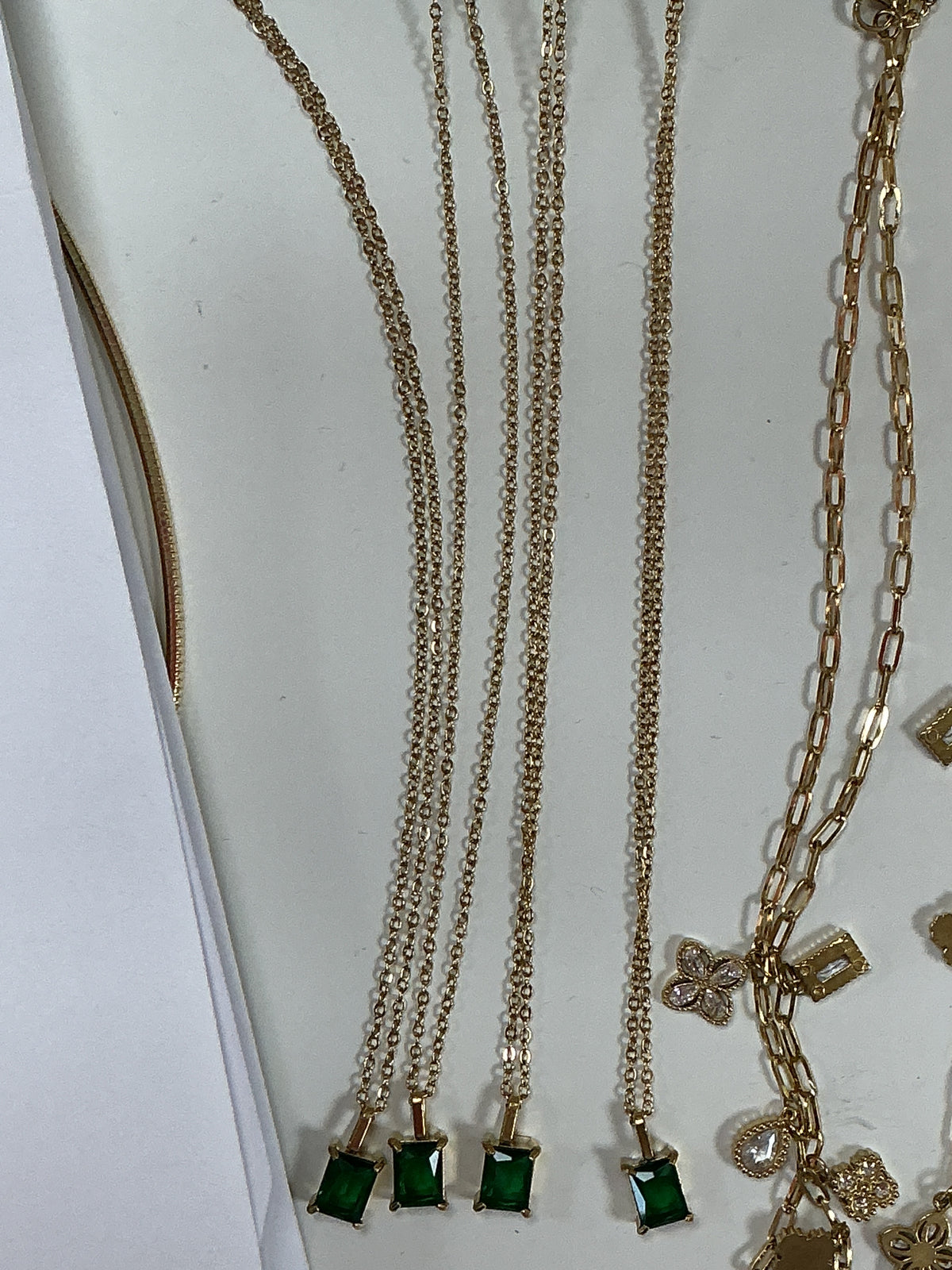 Emerald necklace – Lavish 31
