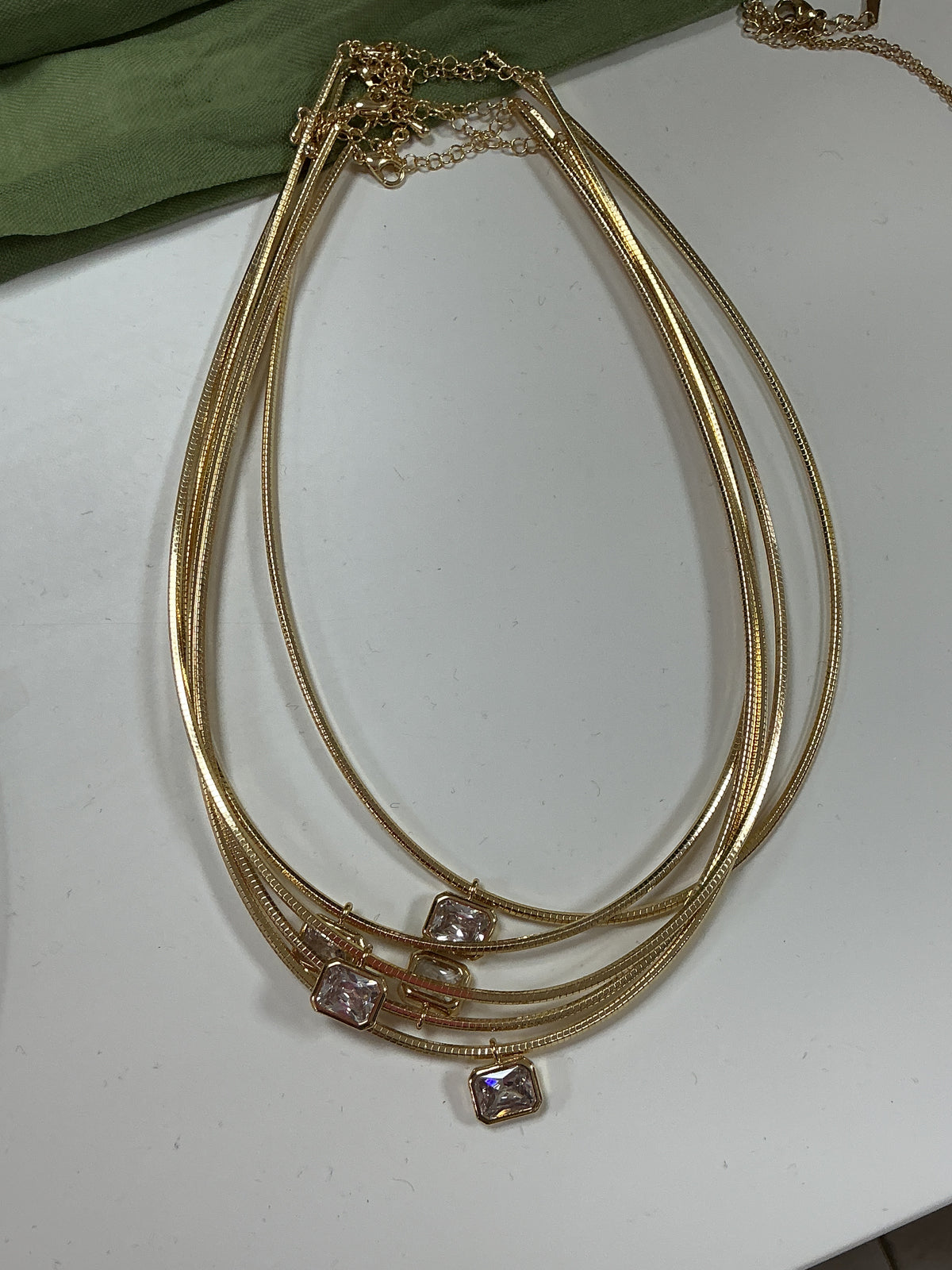 Gold necklace with a diamond – Lavish 31