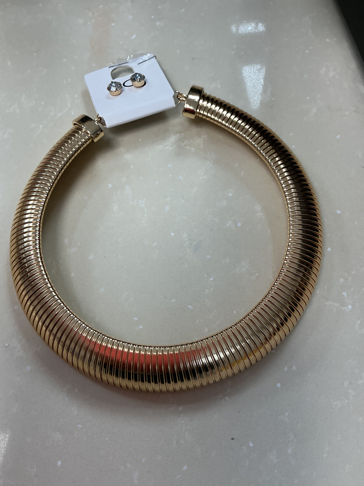 Gold choker necklace – Lavish 31
