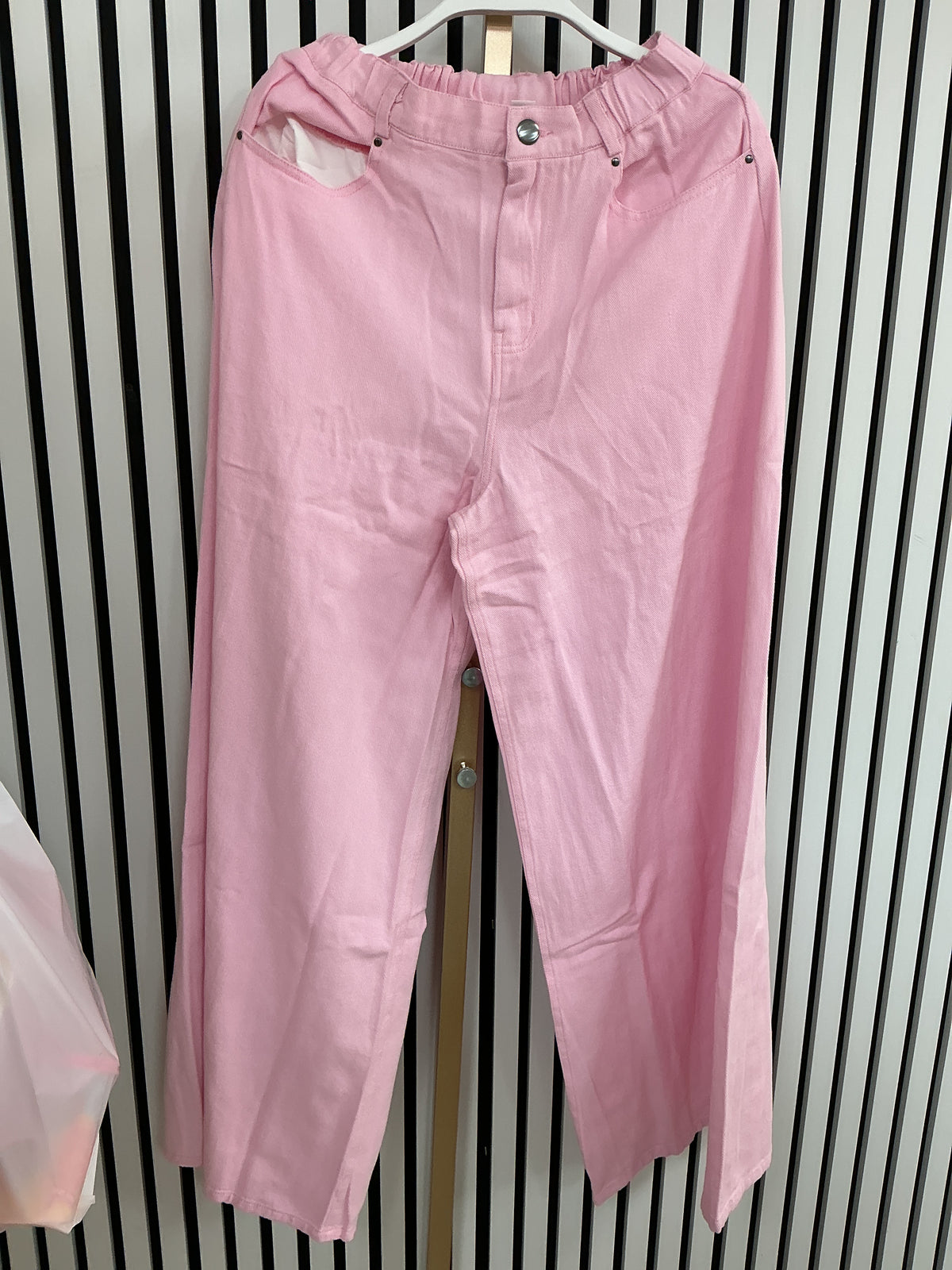 Pink pants – Lavish 31