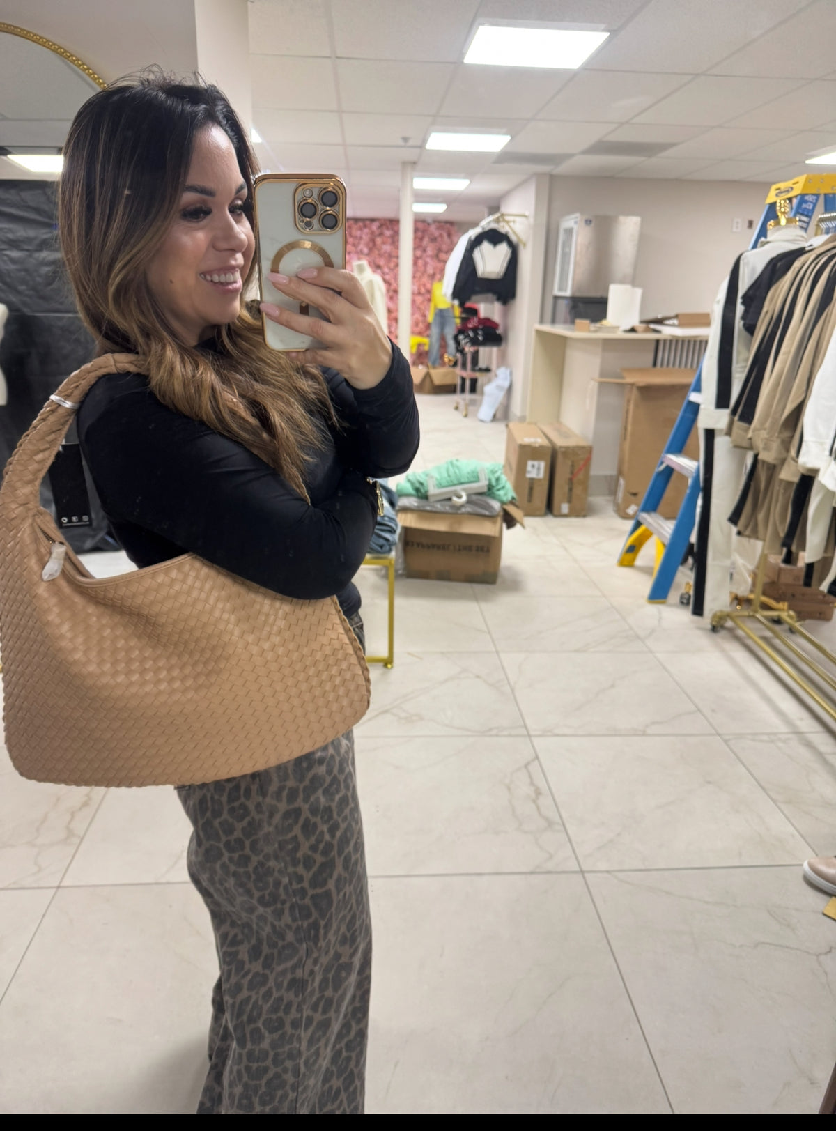 Tan hobo shoulder bag – Lavish 31