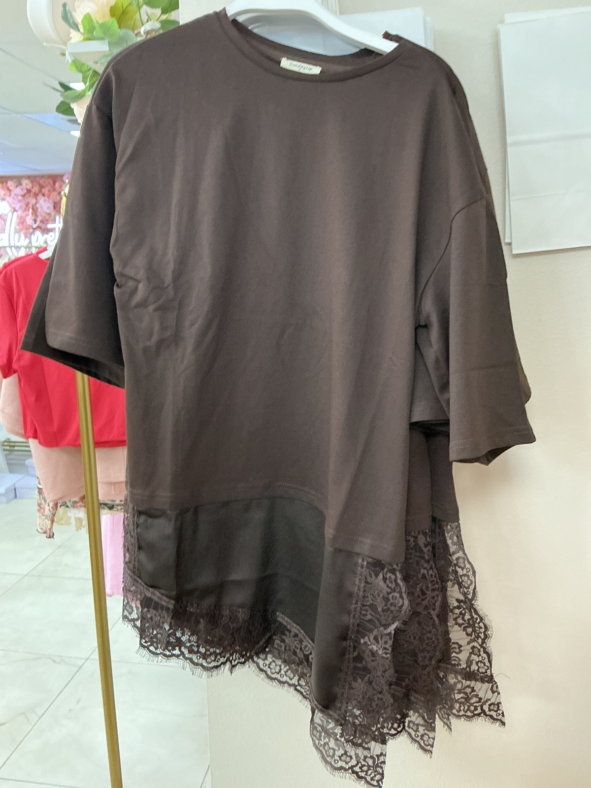 Brown top with lace trim – Lavish 31