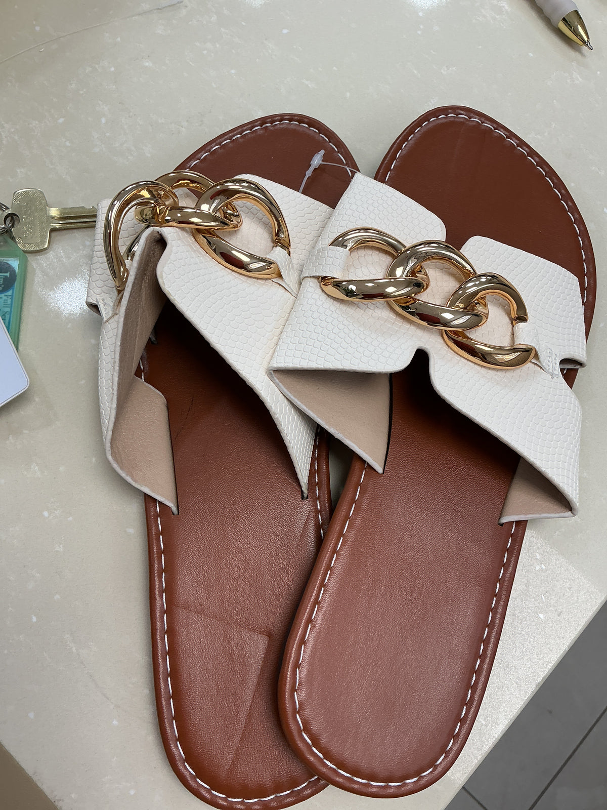 Beige/gold sandals – Lavish 31