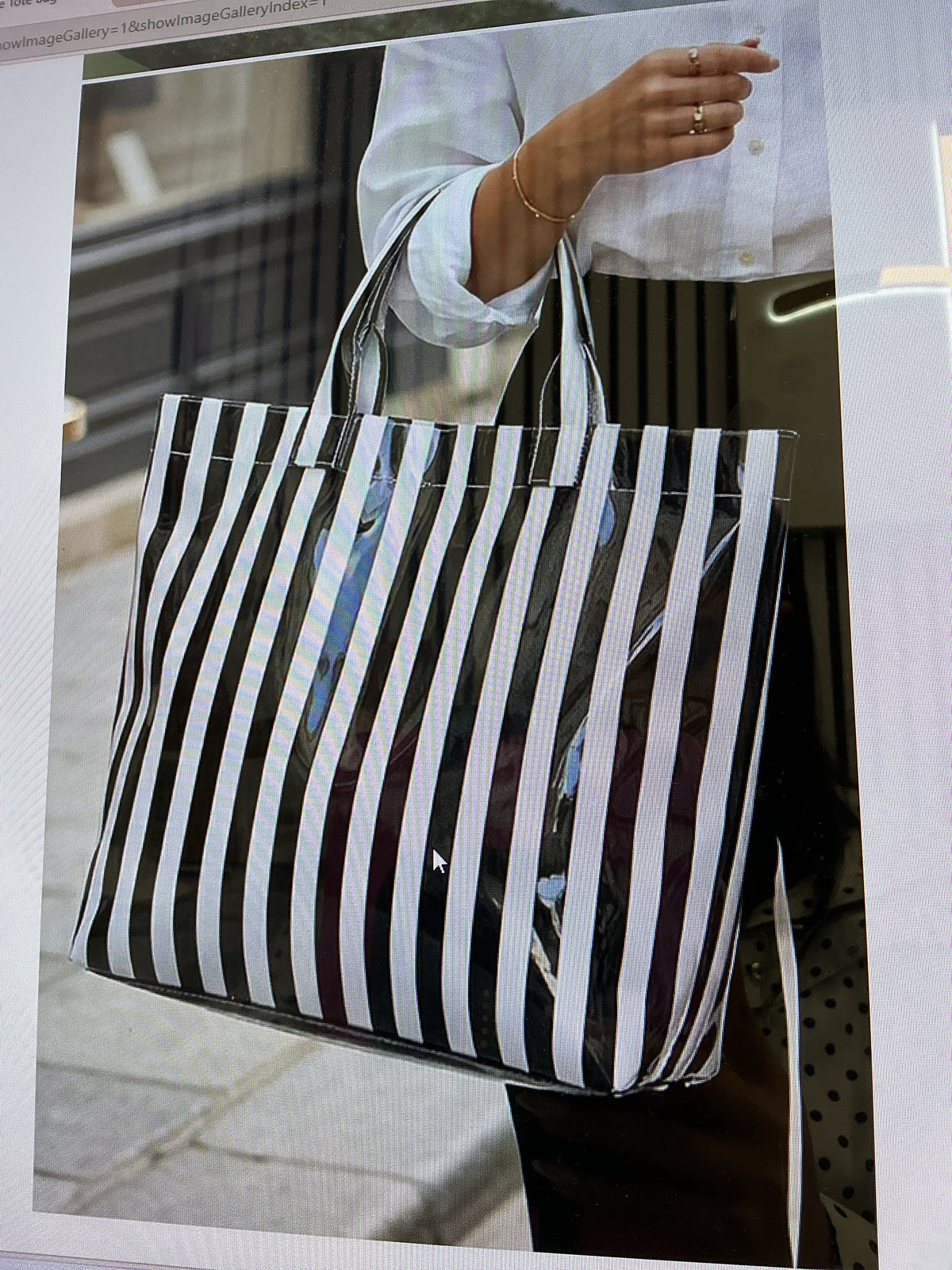 Glossy black and white striped tote bag – Lavish 31