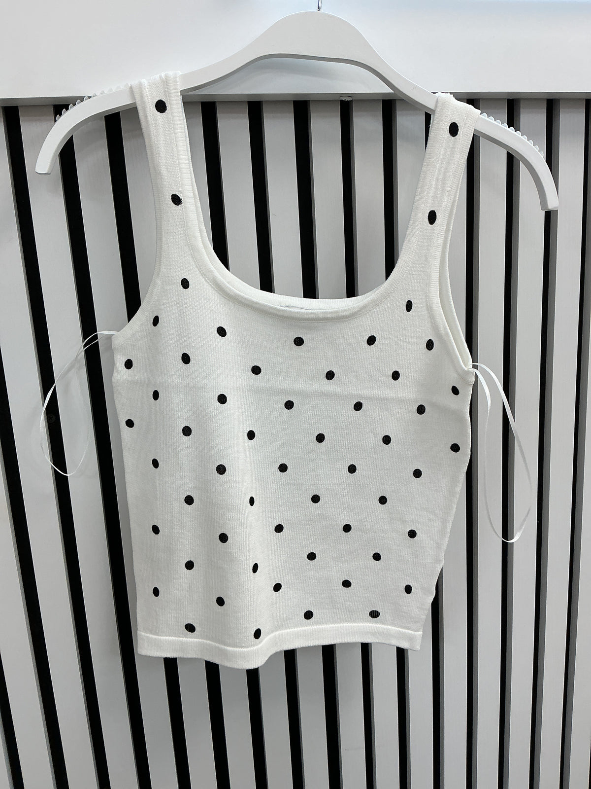 White polkadot tank – Lavish 31