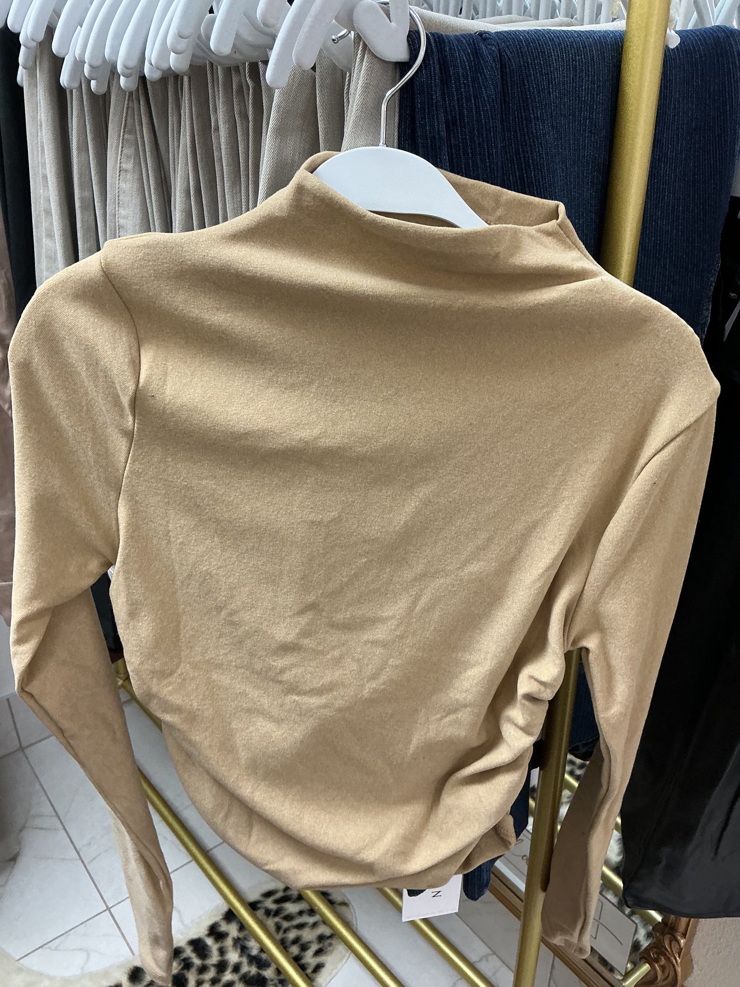 Taupe suede long sleeve – Lavish 31