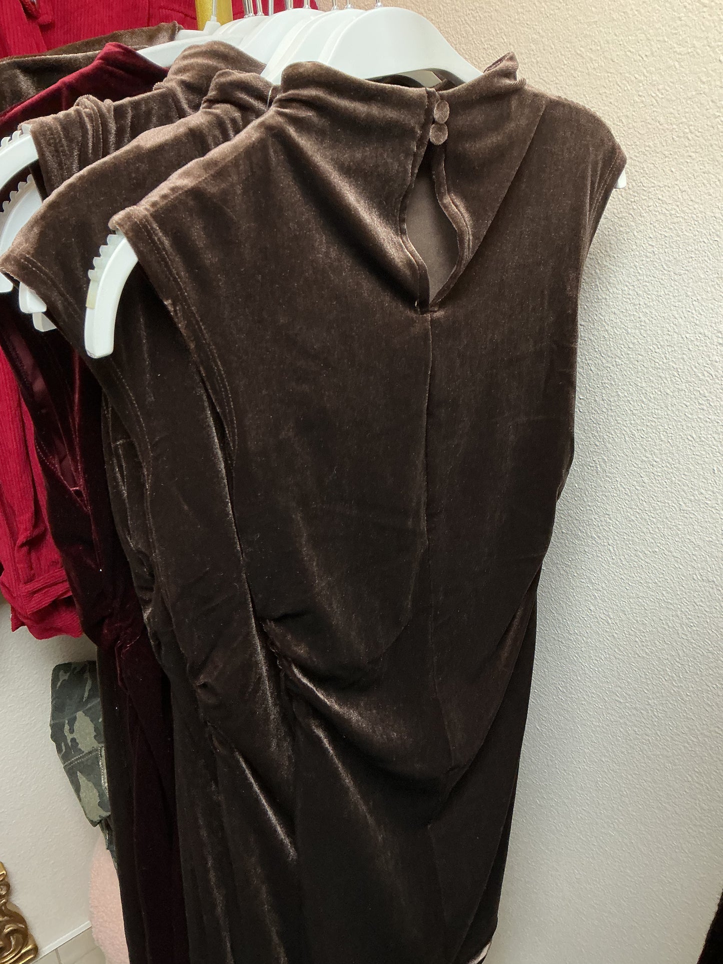 Brown velvet dress – Lavish 31