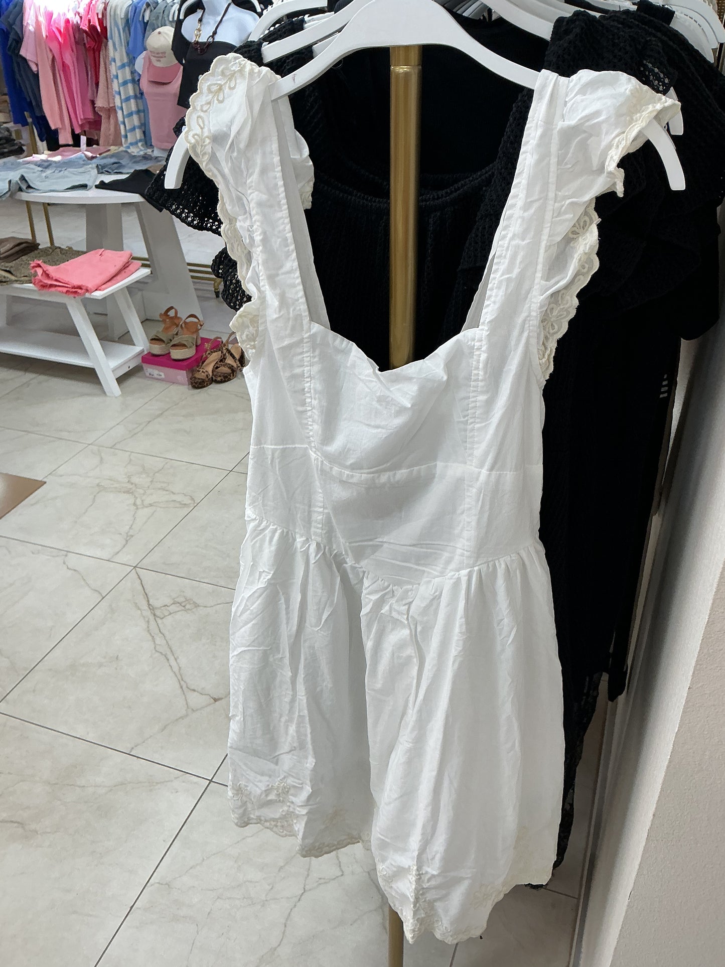White floral embroidered dress – Lavish 31