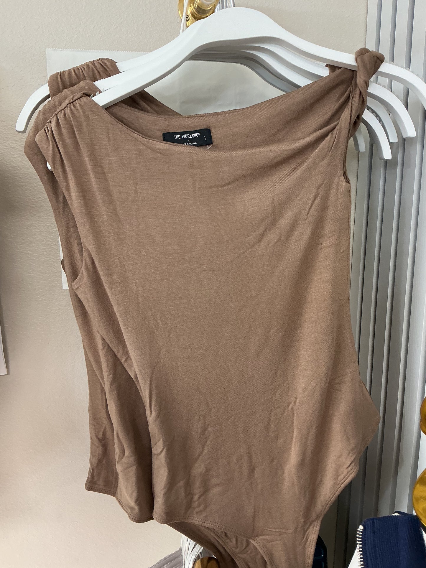 Brown off the shoulder body suit – Lavish 31