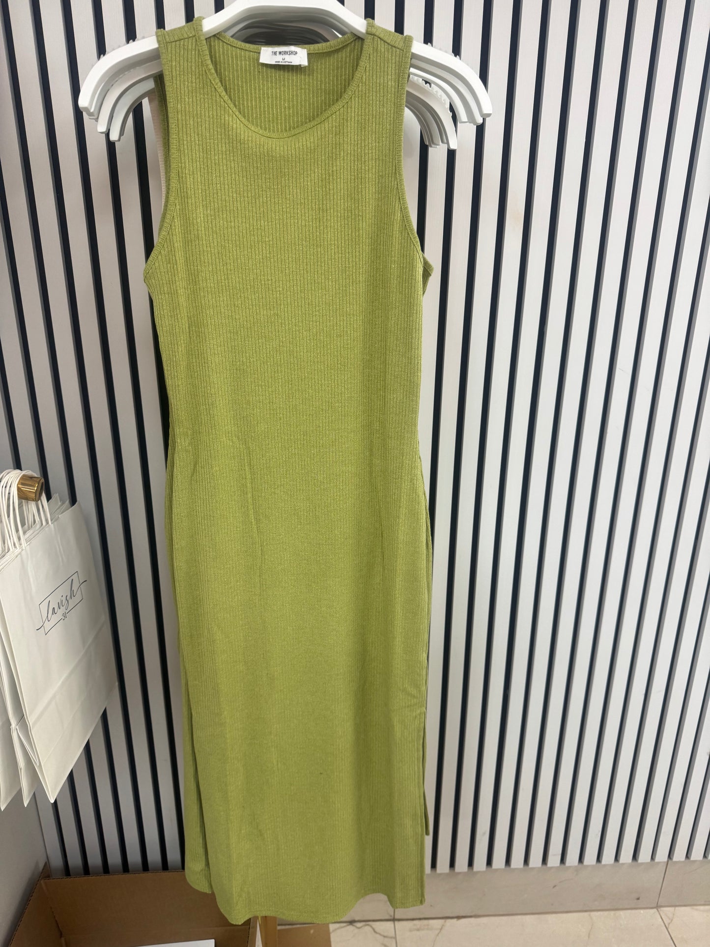 Green dress side slit – Lavish 31