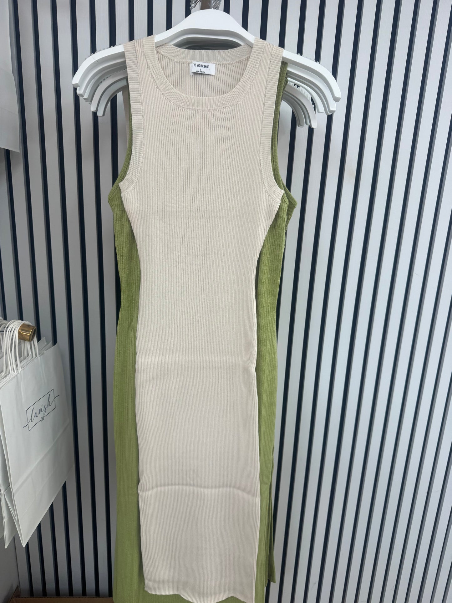 Beige dress with slit – Lavish 31