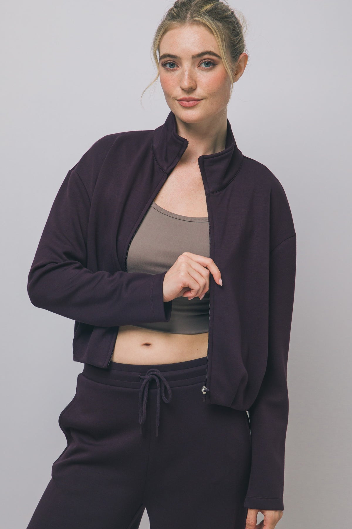 Plum cropped zip up jacket – Lavish 31
