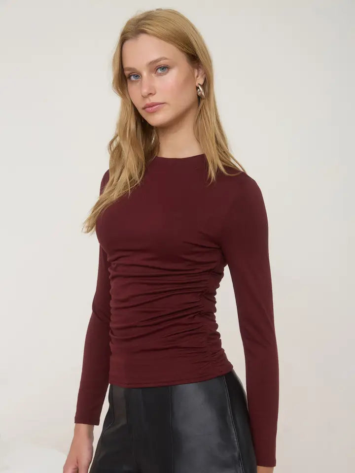Burgundy long sleeve top with rouching on the side – Lavish 31