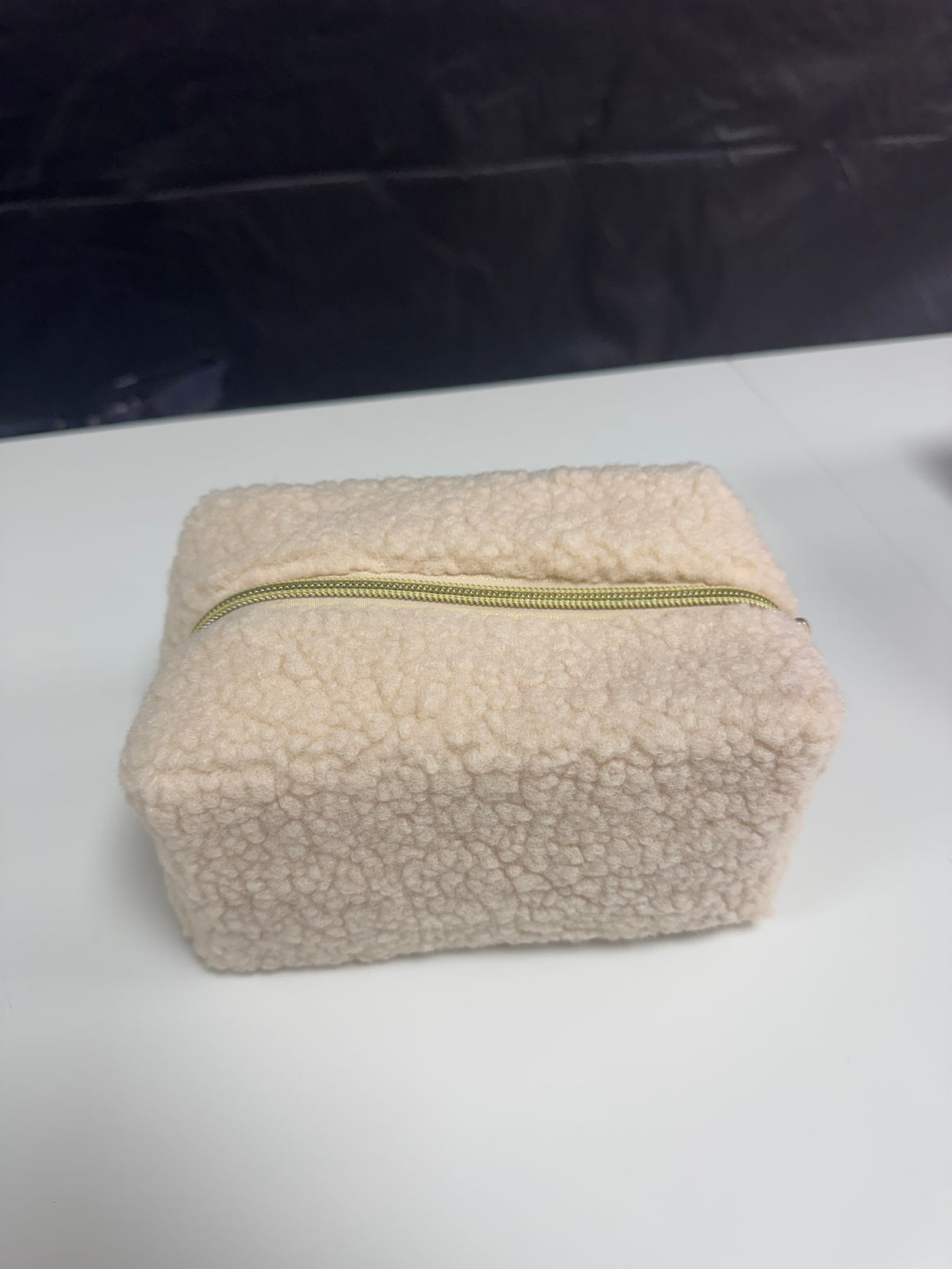 Lavender makeup bag – Lavish 31 (view 3)