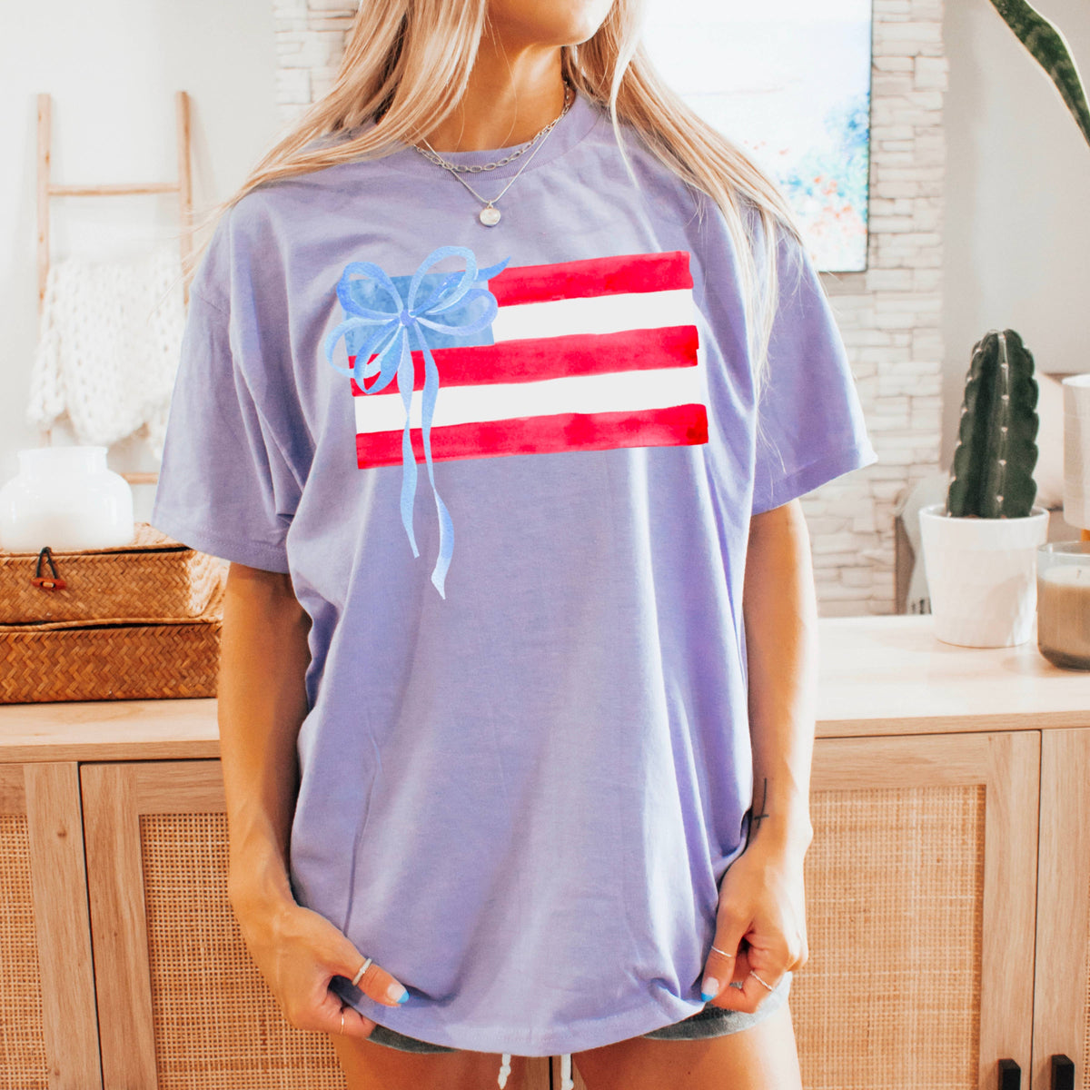 Beige Coquette American Flag, July 4th Graphic Tee, Gildan – Lavish 31 (view 25)