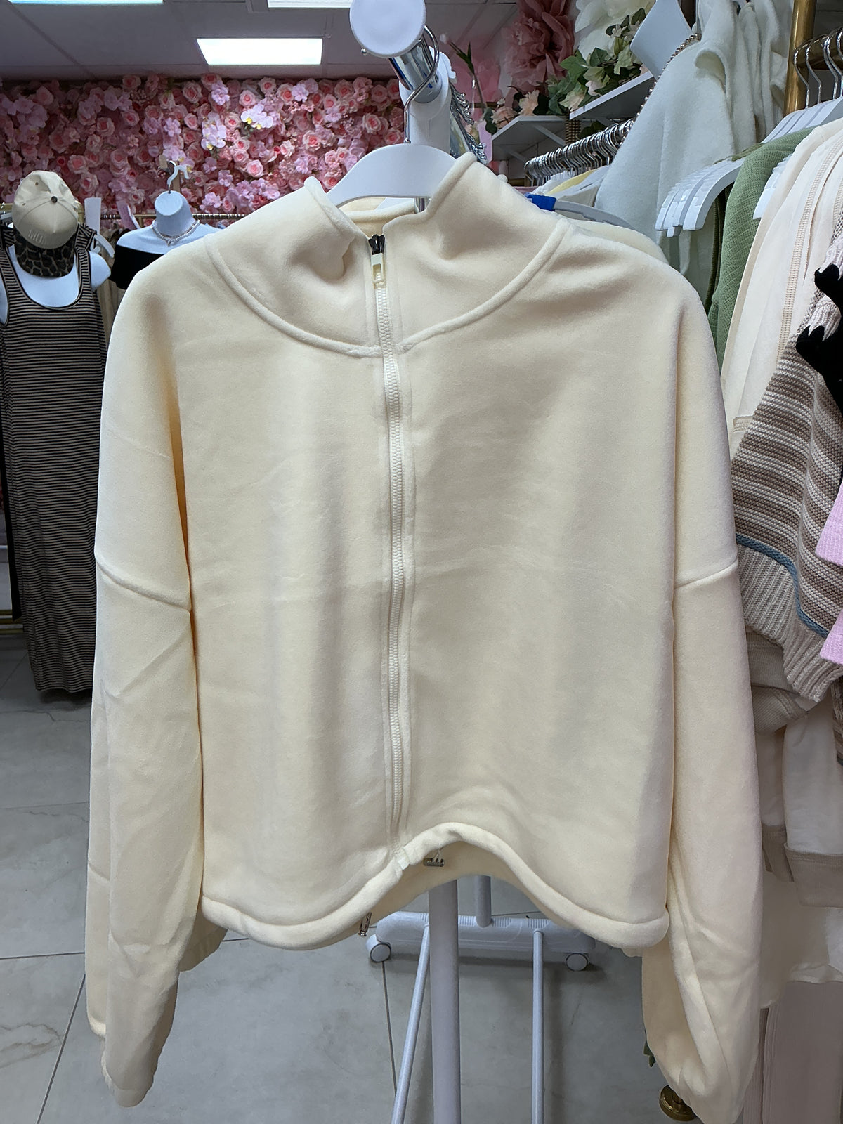 Cream zip up jacket – Lavish 31