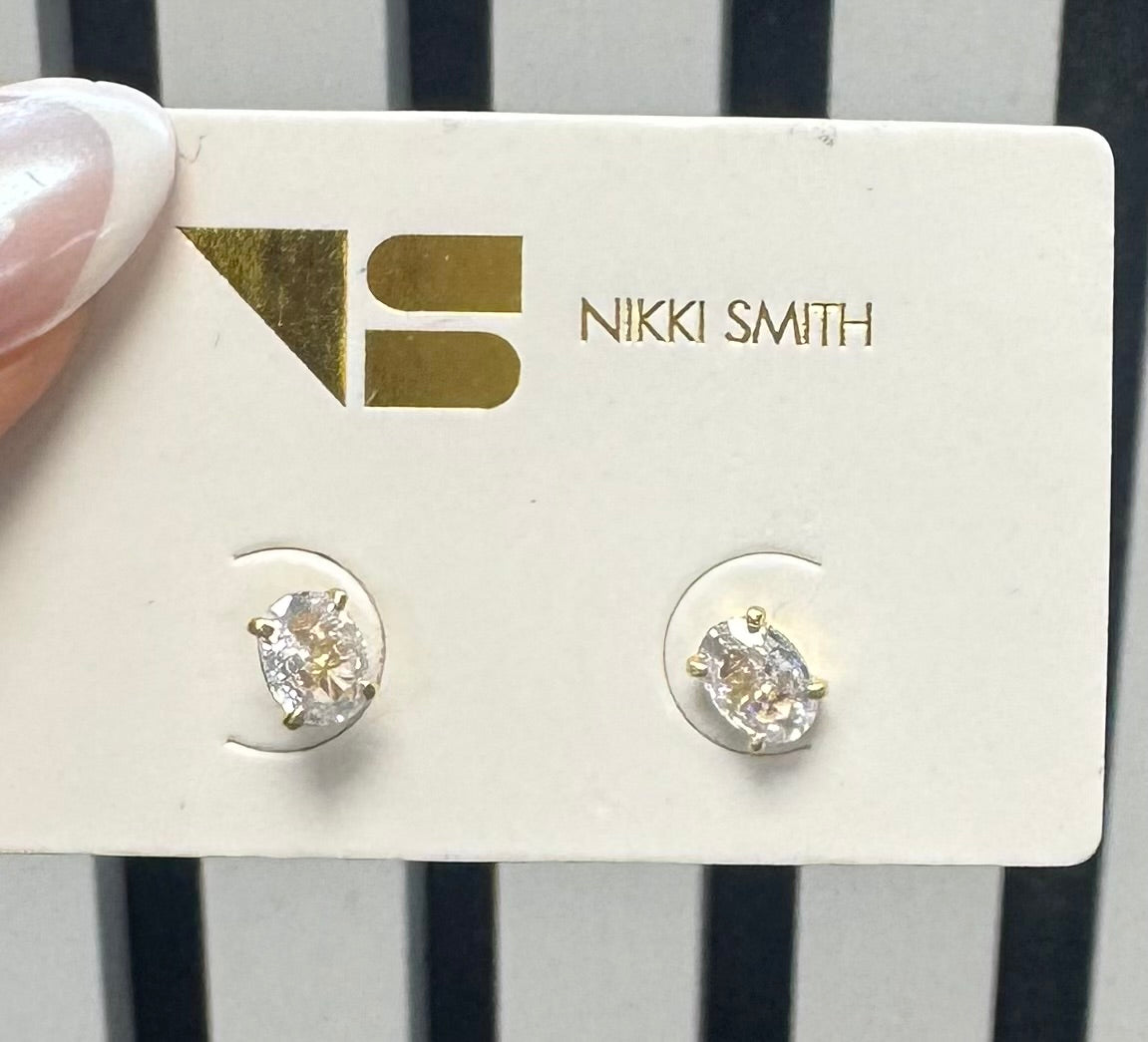 Emily’s earrings stud‘s cushion cut – Lavish 31