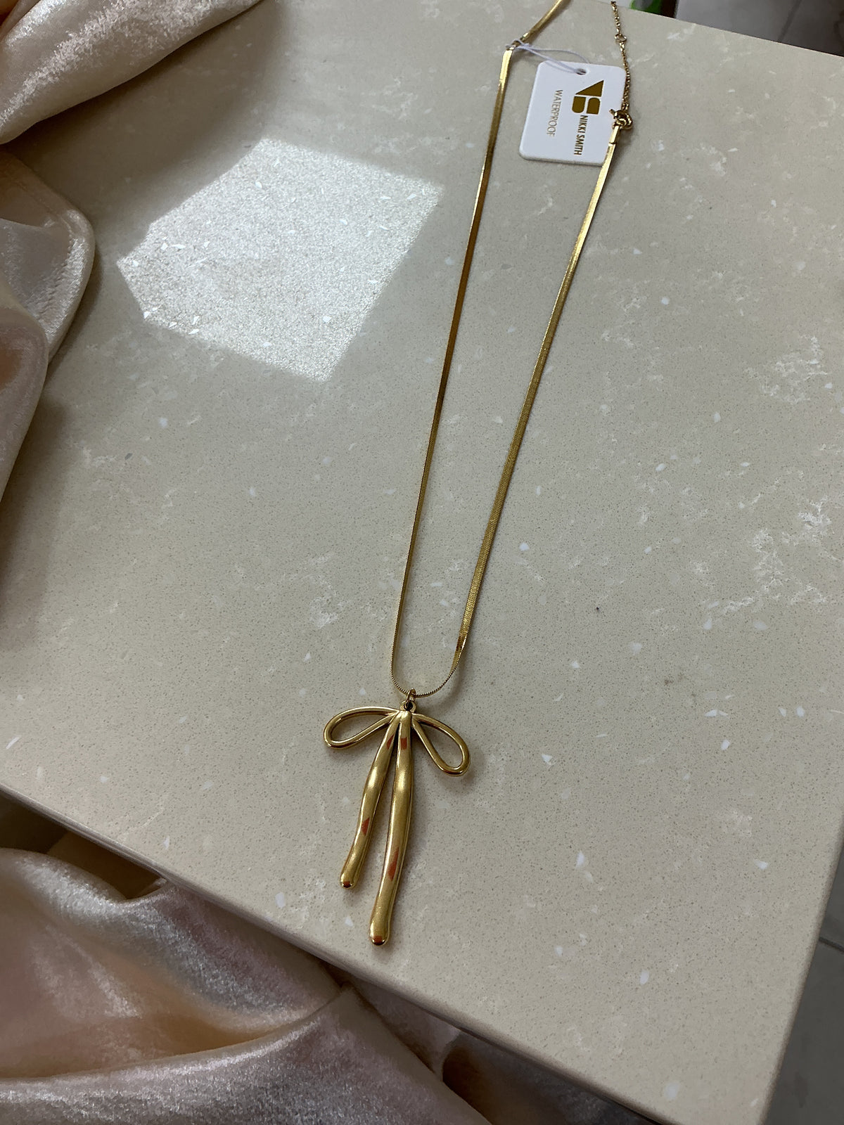 Bow necklace – Lavish 31