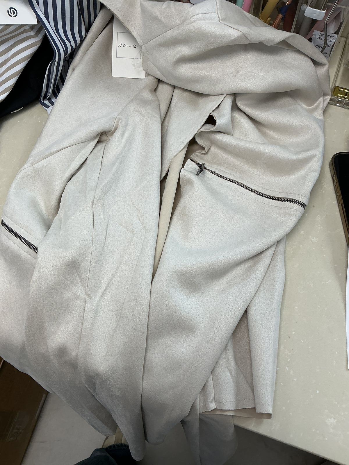 Beige zip up jacket – Lavish 31
