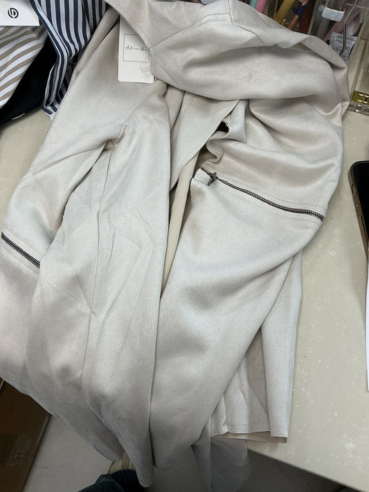 Beige zip up jacket – Lavish 31