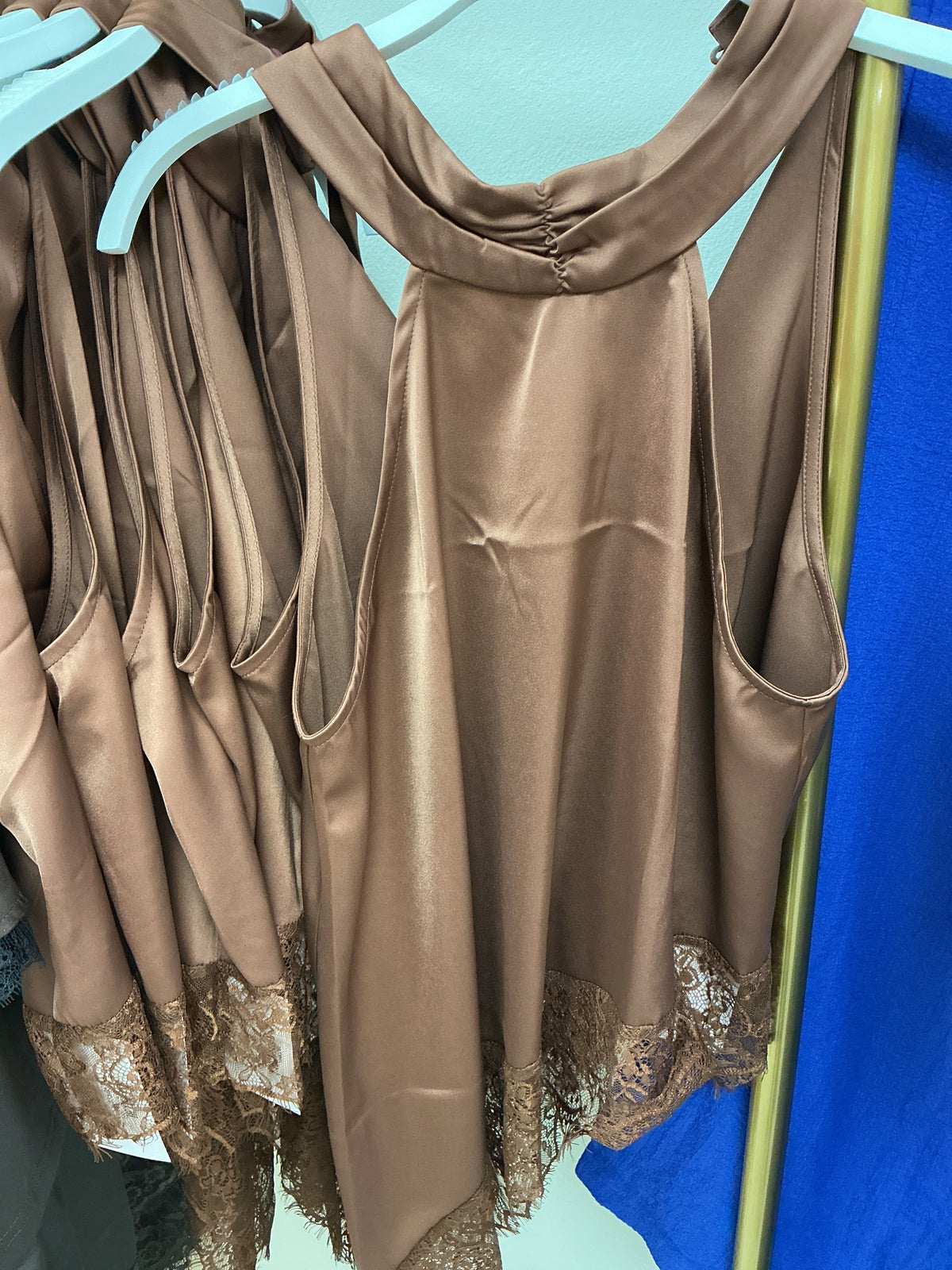Brown top with lace trim – Lavish 31