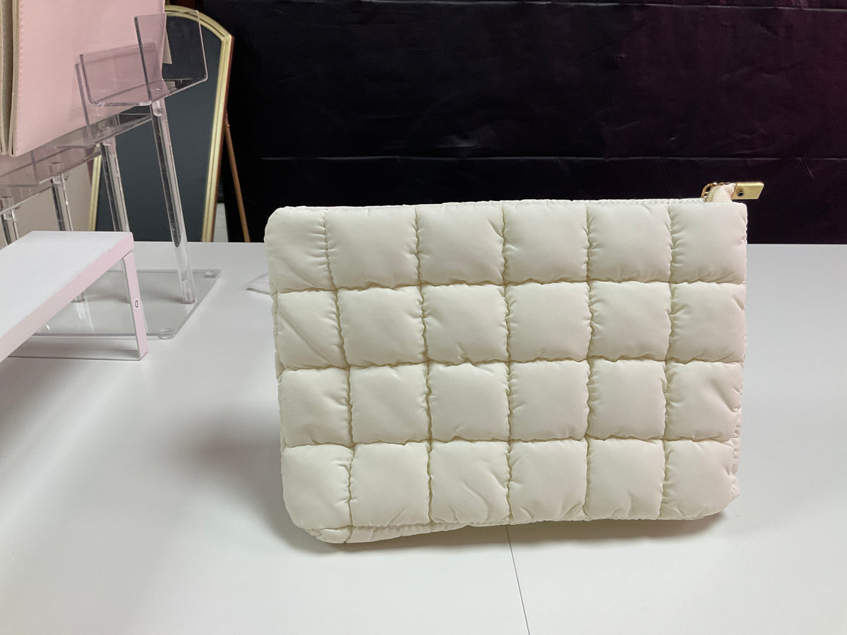 Mini puffer makeup bag – Lavish 31