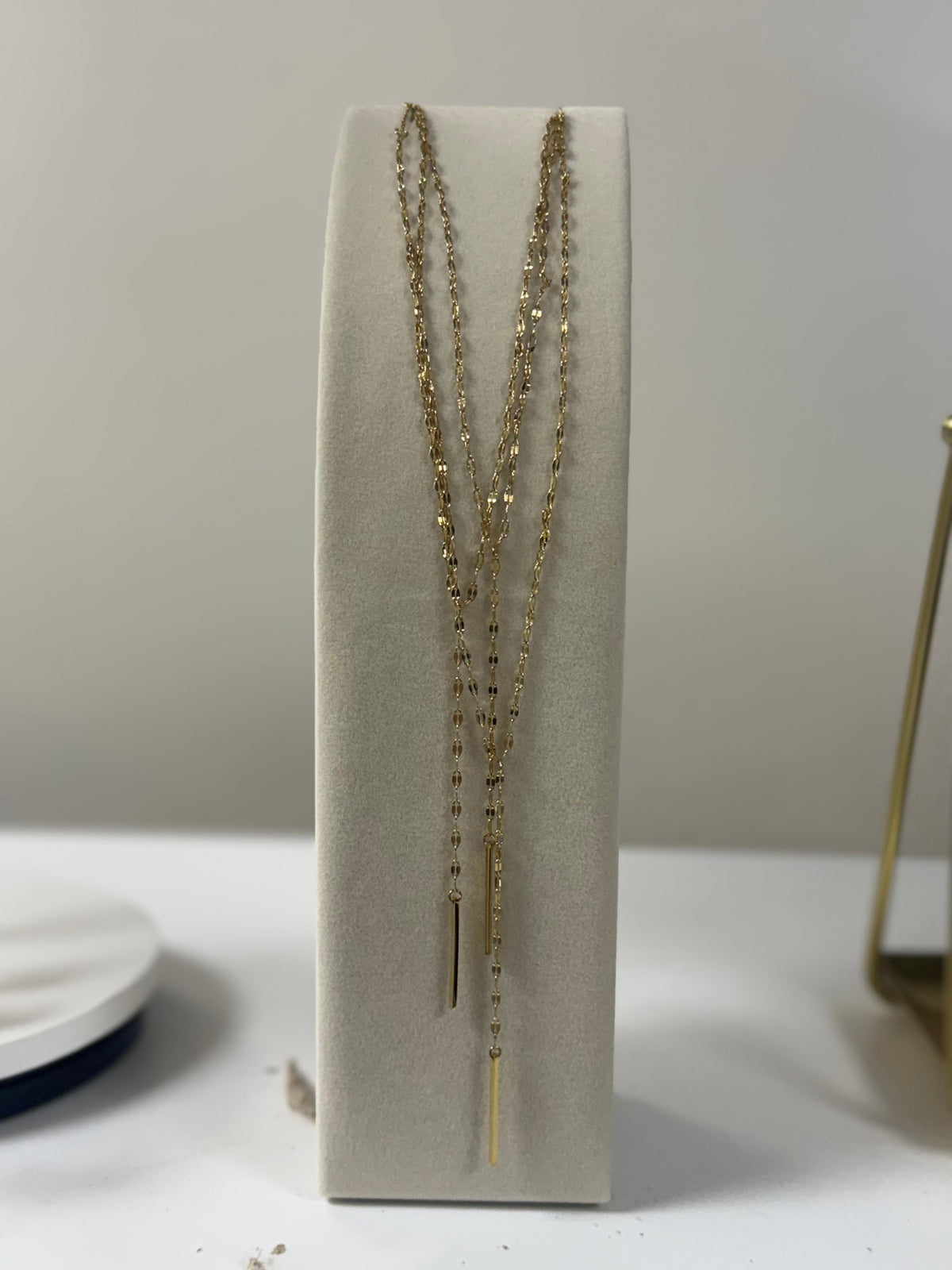 Gold shimmer lariat necklace waterproof – Lavish 31