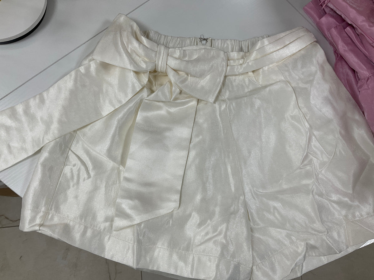 White bow shorts – Lavish 31