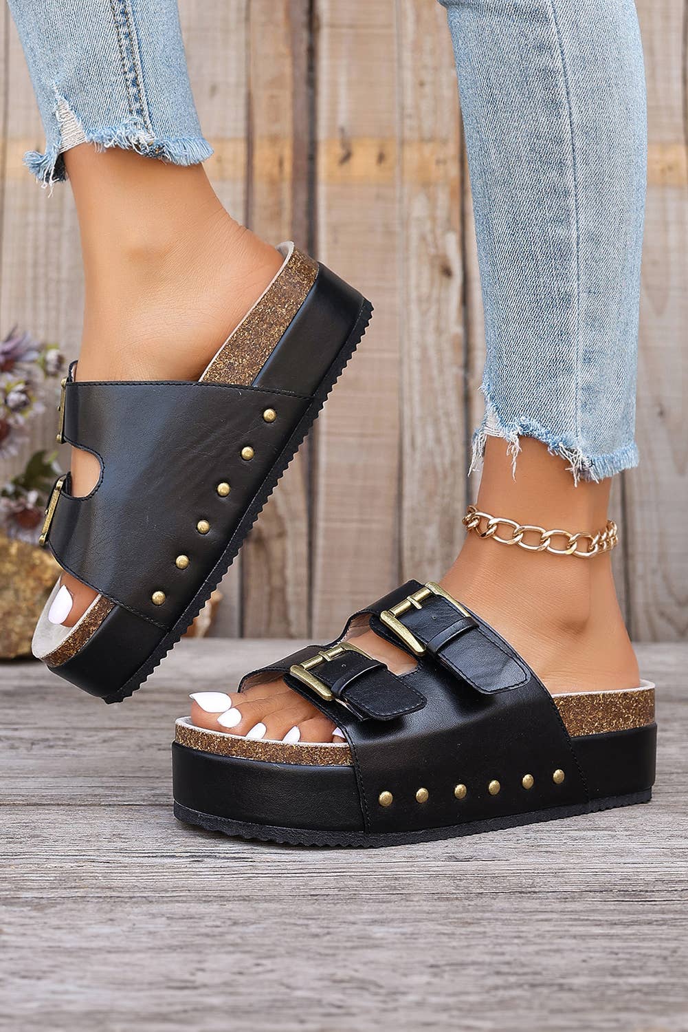 Black sandal with gold buckle – Lavish 31