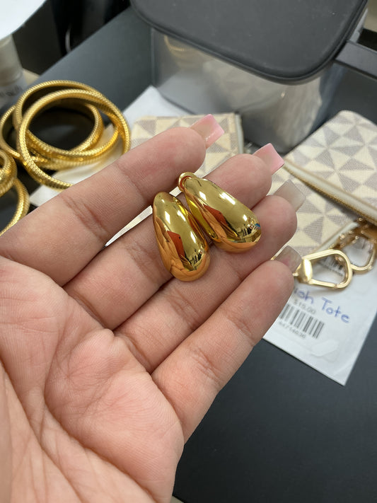 Gold tear drop – Lavish 31