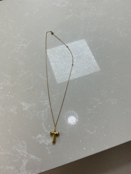 T initial gold necklace – Lavish 31