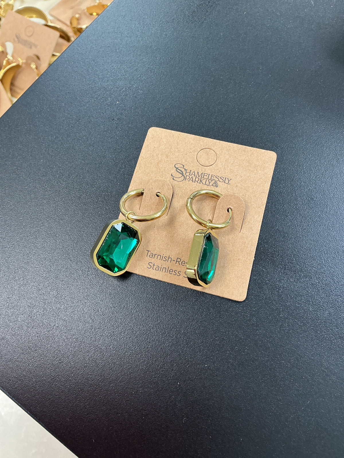 Gold and emerald earrings – Lavish 31