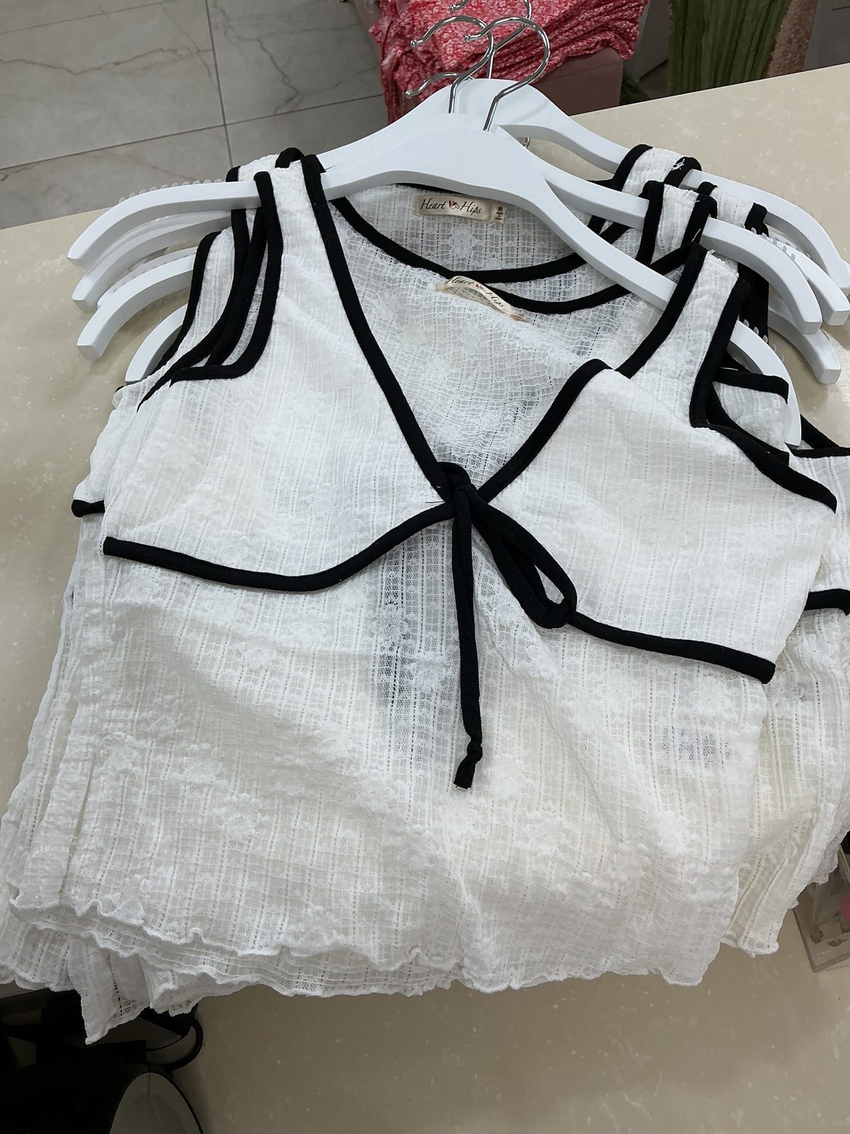 White top with black lining – Lavish 31