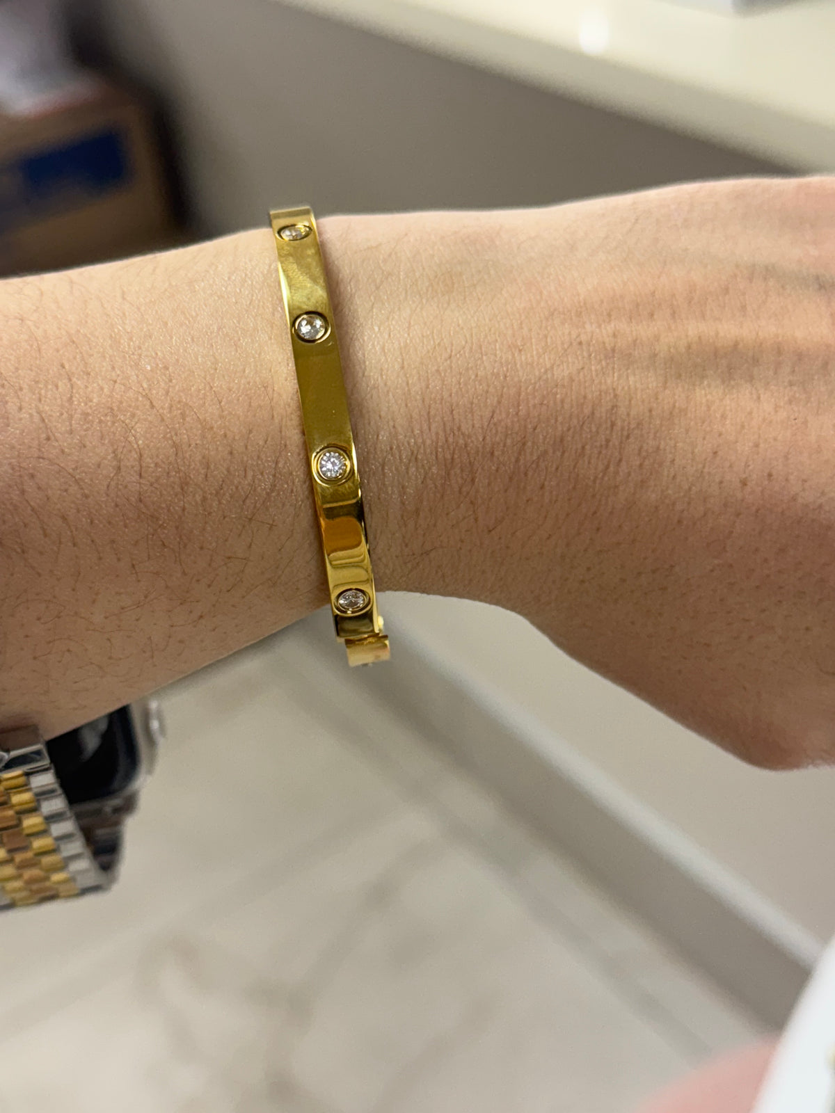 Corinne gold bangle bracelet – Lavish 31