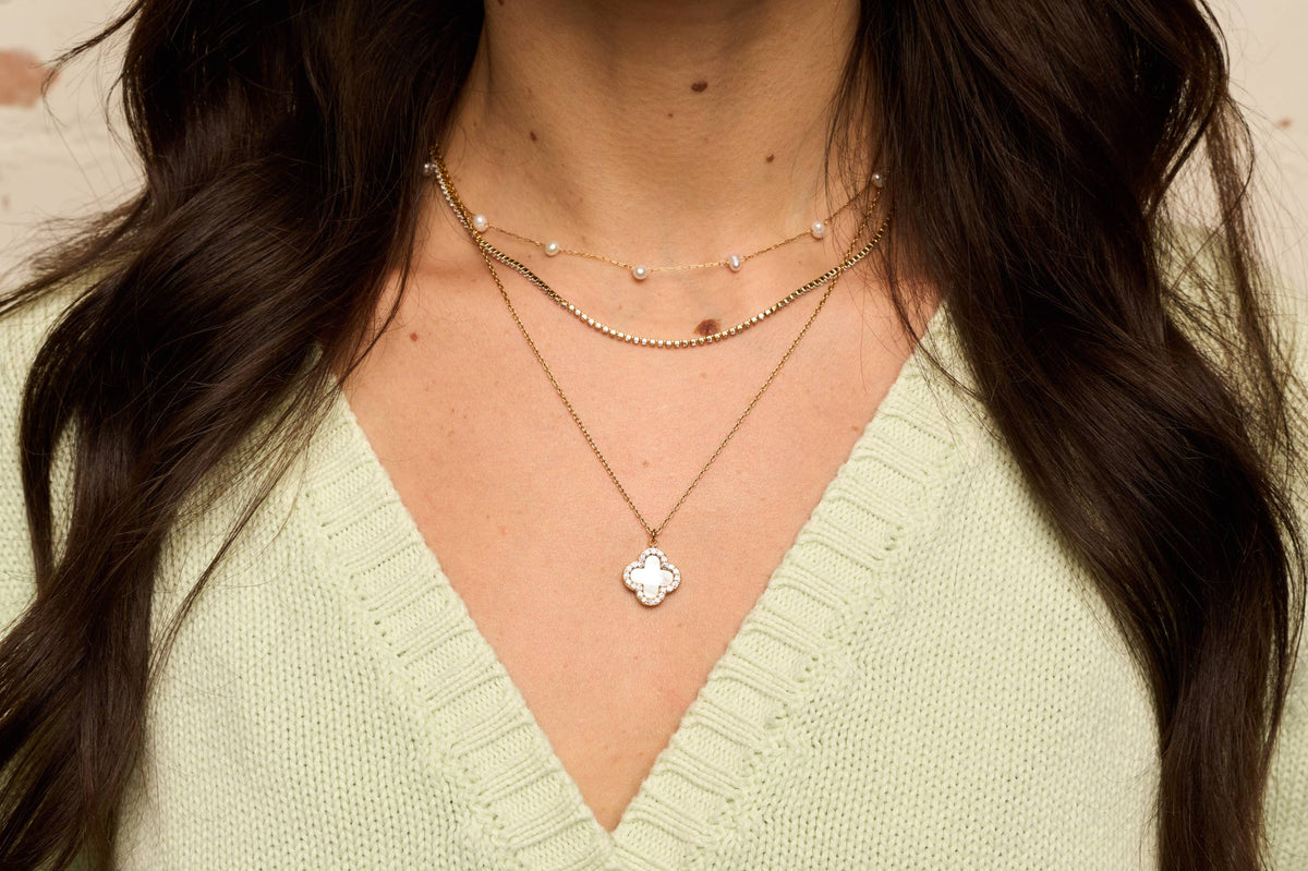 White Crystal Flora Adjustable Necklace – Lavish 31 (view 2)