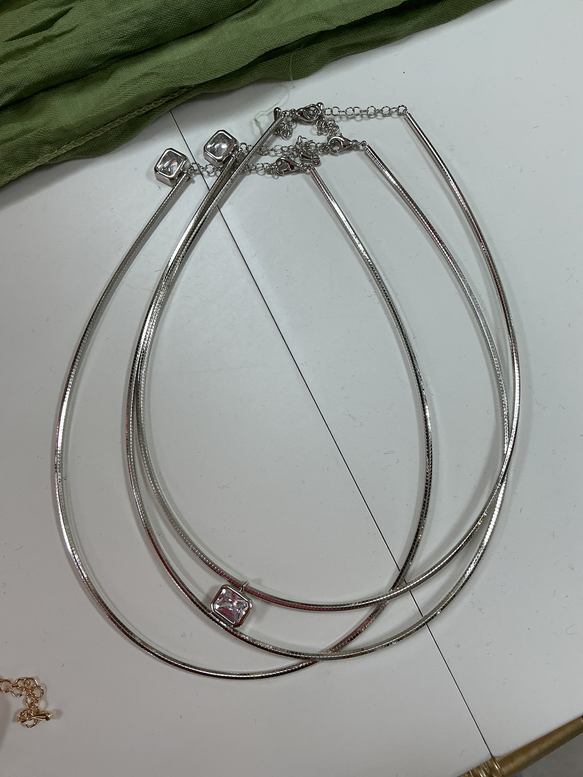 Silver necklace with a diamond – Lavish 31