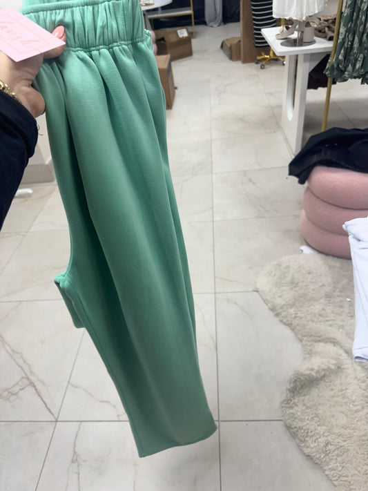 Pistachio green relaxed fit sweats – Lavish 31