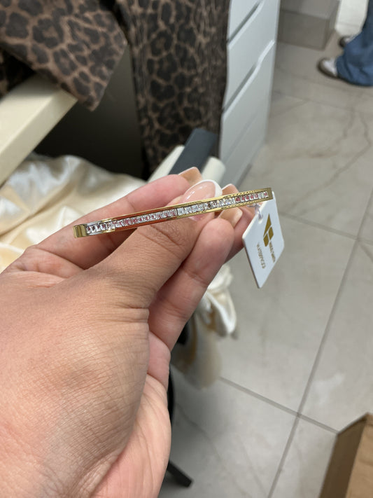 Gold and diamond bangle bracelet – Lavish 31