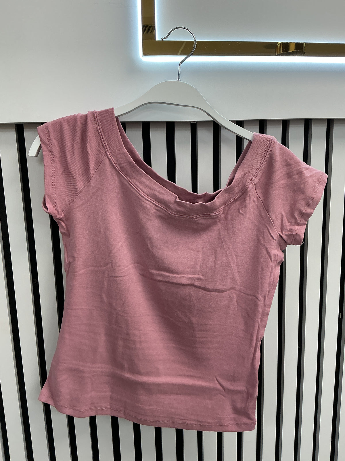 Pink off the shoulder top – Lavish 31