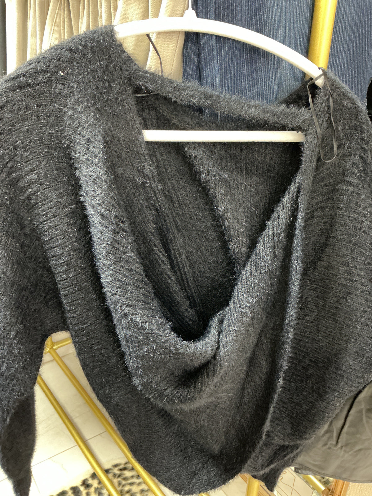 Black open back sweater – Lavish 31