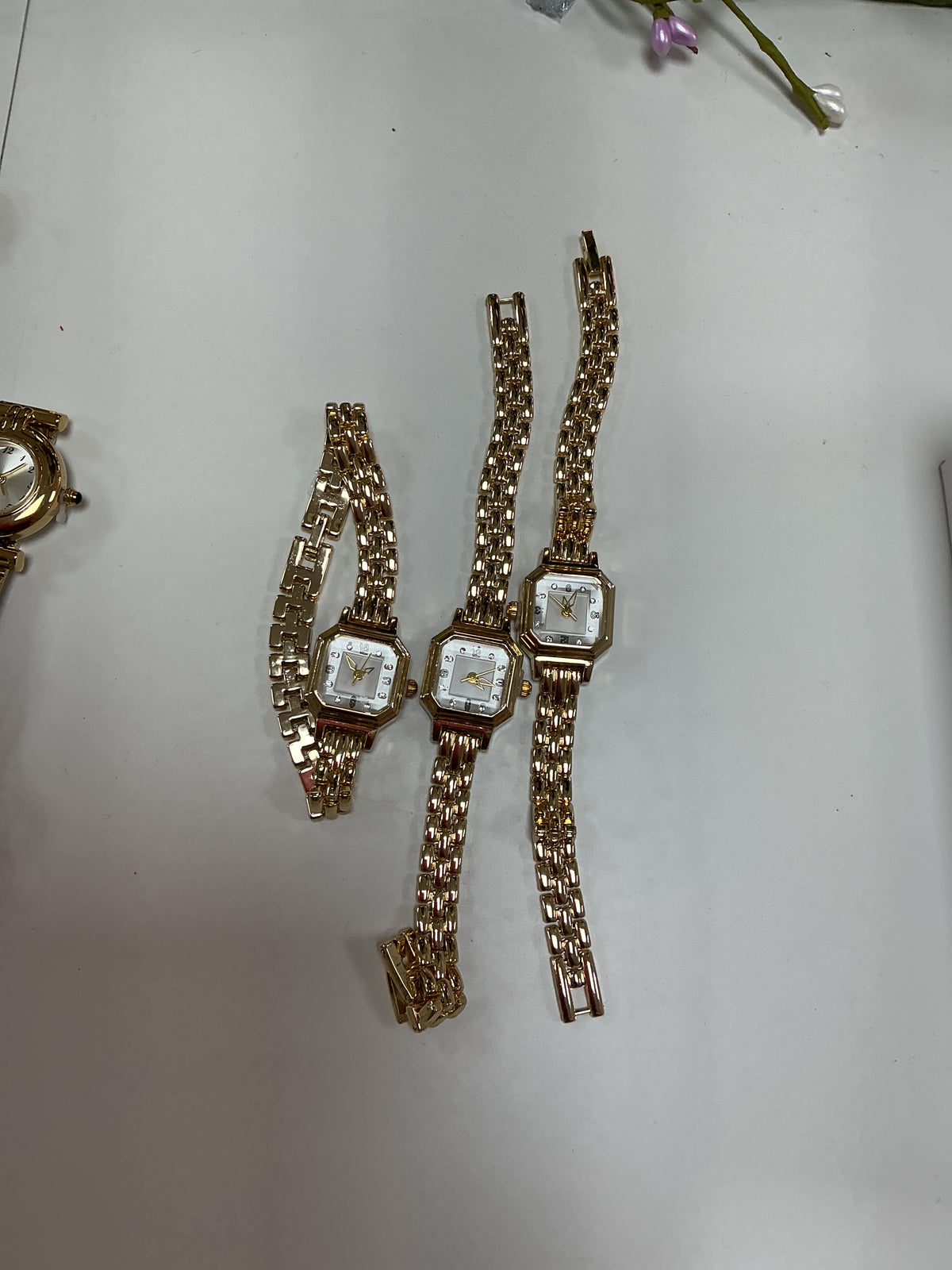 Gold watch – Lavish 31