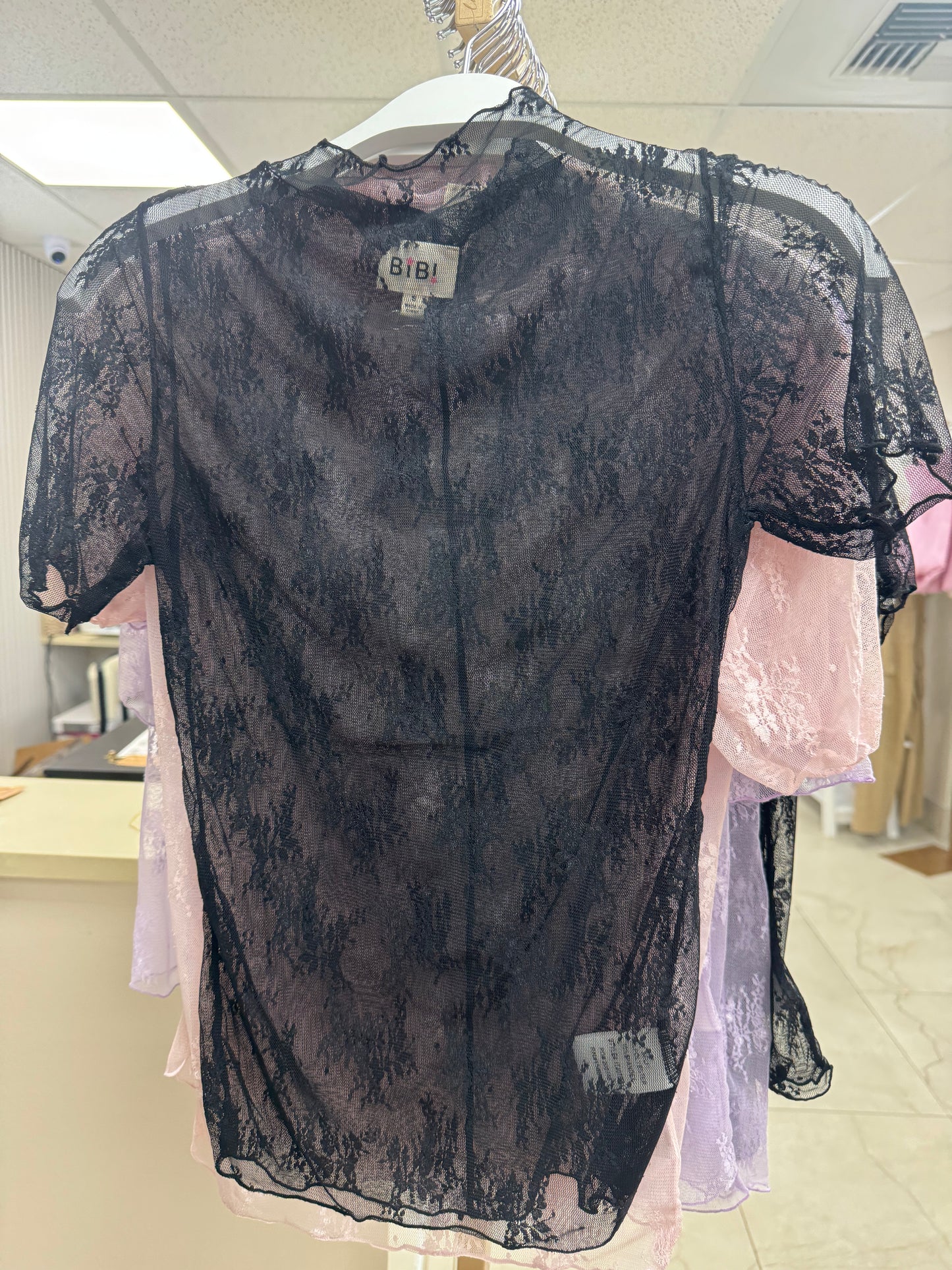 Black short sleeve lace top – Lavish 31
