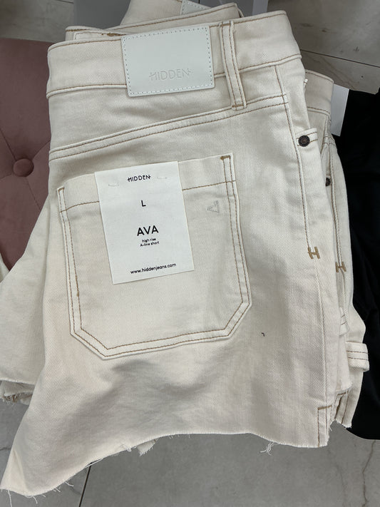 Beige ava shorts – Lavish 31