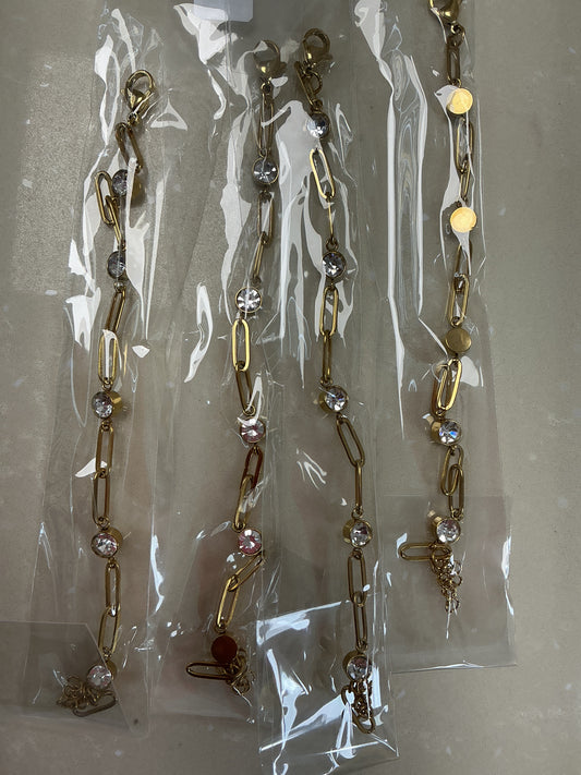 Gold and diamond paperclip bracelet – Lavish 31