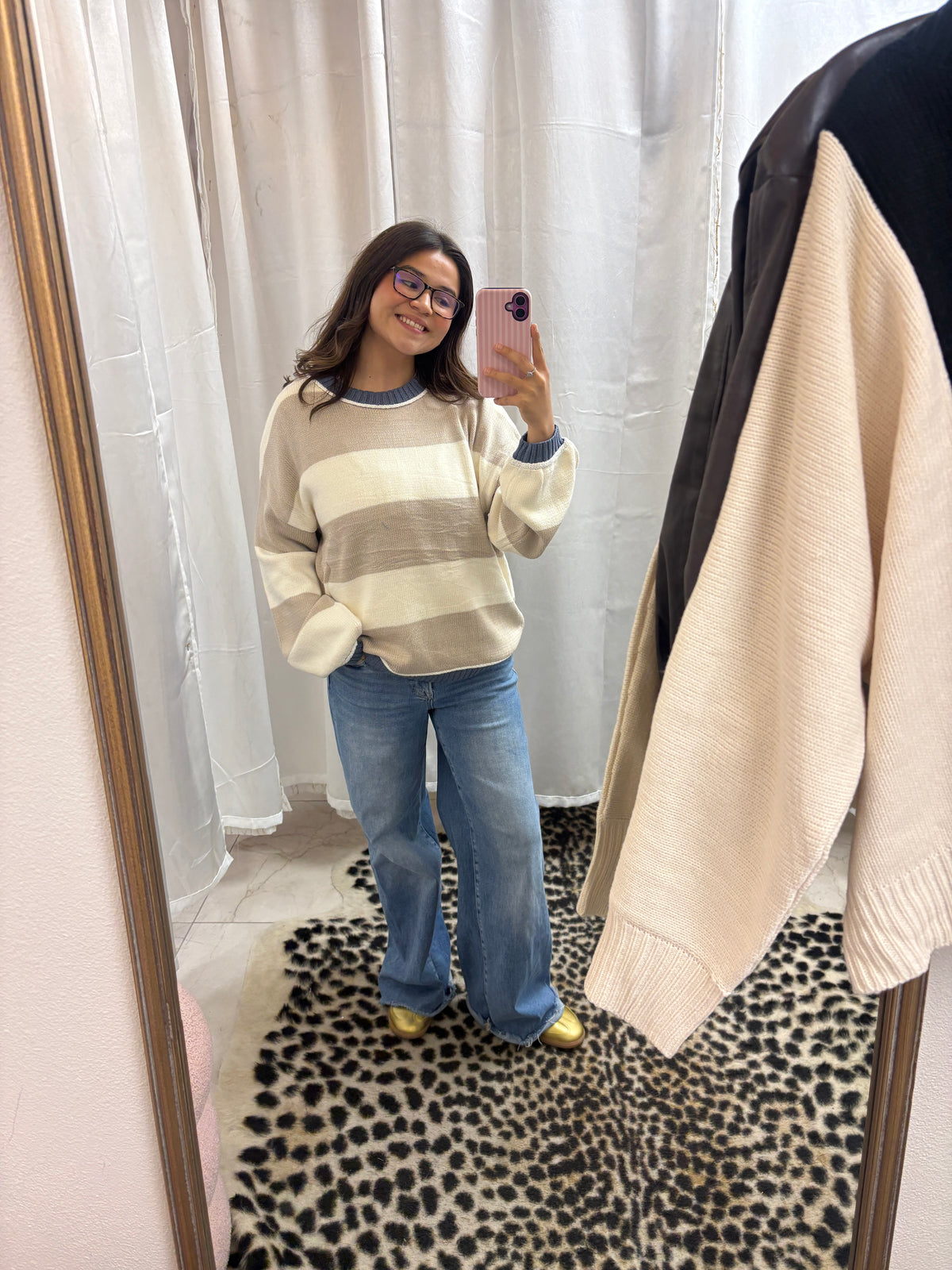 Beige and white striped sweater with a blue boarder – Lavish 31