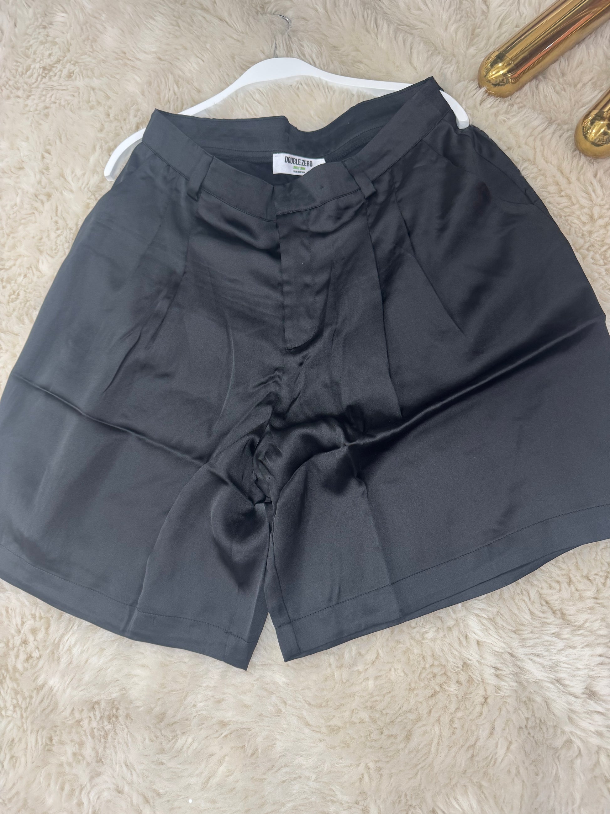 Black silky knee shorts – Lavish 31