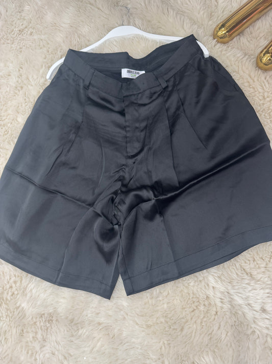 Black silky knee shorts – Lavish 31